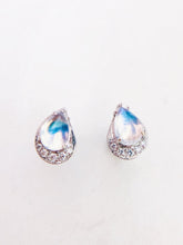 Load image into Gallery viewer, Moonstone Earring