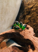 Load image into Gallery viewer, Diopside Leaf Motive Ring