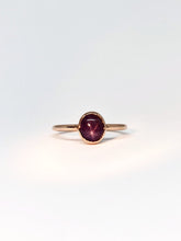 Load image into Gallery viewer, Oval Natural Dark Purple Star Sapphire Ring in Rose Gold