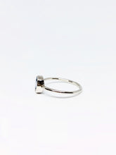 Load image into Gallery viewer, 0.8ctw Oval Natural Purplish Blue Sapphire Ring in White Gold