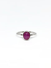 Load image into Gallery viewer, Oval Natural Dark Pink Star Sapphire Ring in White Gold