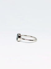 Load image into Gallery viewer, 1.04 ctw Oval Natural Blue Sapphire Ring in White Gold