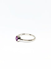 Load image into Gallery viewer, Round Natural Pink Sapphire Ring in White Gold