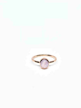 Load image into Gallery viewer, Oval Natural Lilac Star Sapphire Ring in Rose Gold