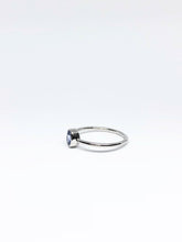 Load image into Gallery viewer, Oval Natural Light Purple Blue Spinel Ring in White Gold