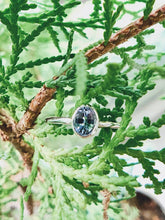 Load image into Gallery viewer, Oval Natural Light Purple Blue Spinel Ring in White Gold