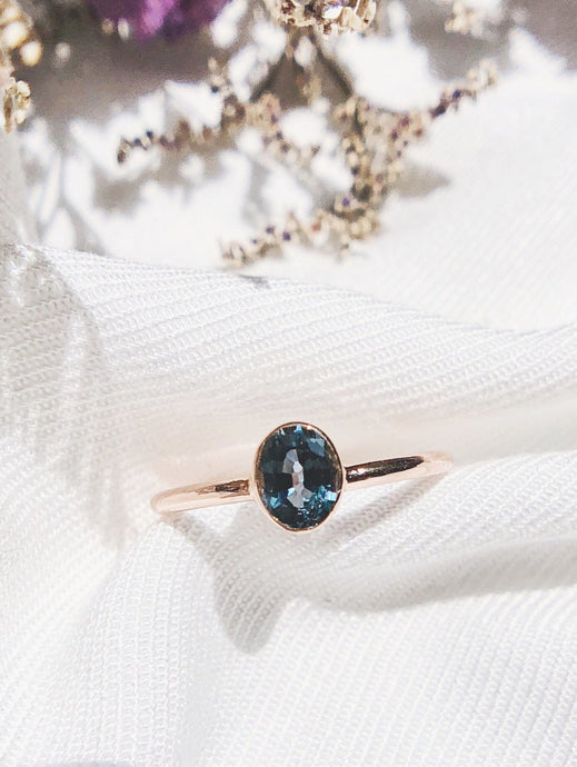 Oval Natural Teal Sapphire Ring in Rose Gold